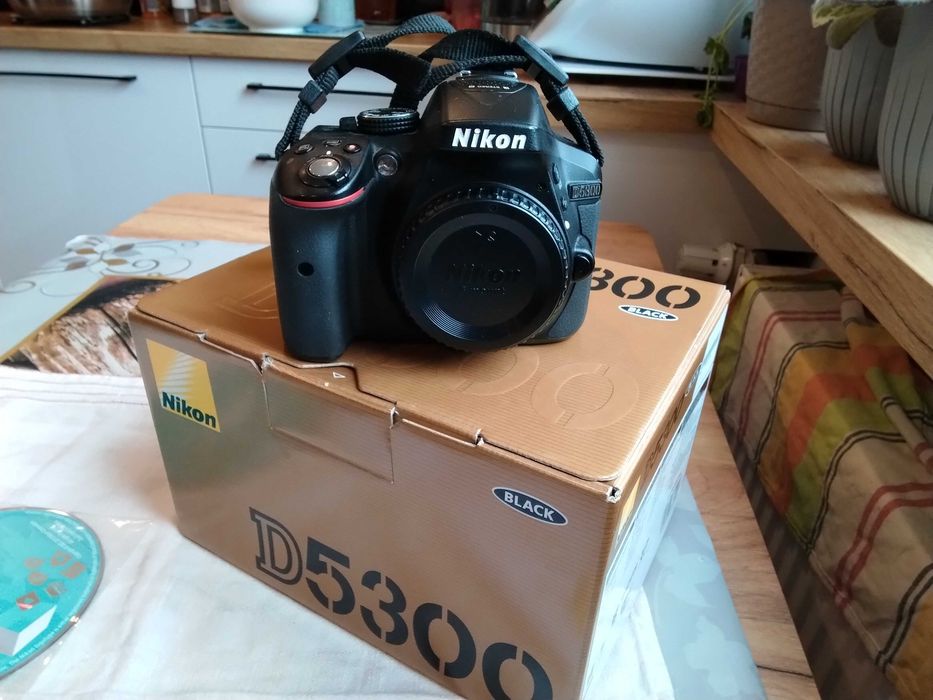Sprzedam Lustrzankę cyfrową Nikon 5300 (Body)