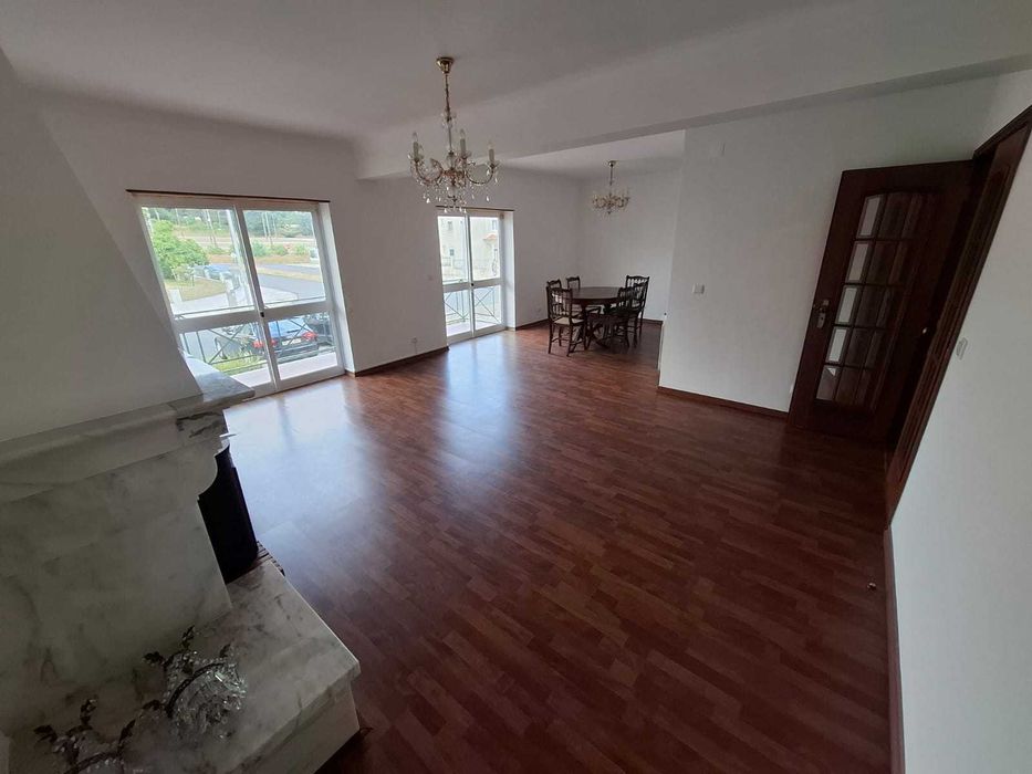 Arrenda-se apartamento