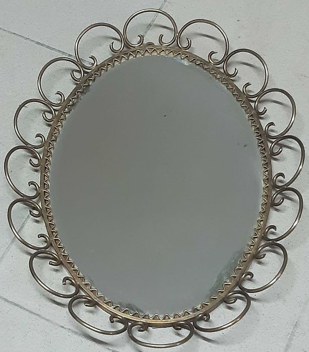 Antigo e belíssimo Espelho em latão maciço