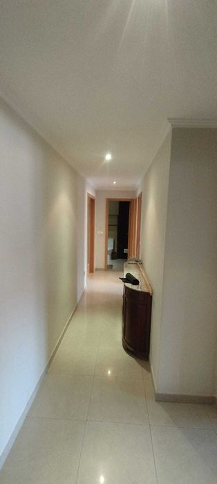 Apartamento T2 com pequena garagem/box privativa e arrecadação