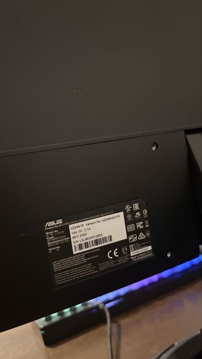 monitor ASUS VZ249HEG1R 24” Full HD.