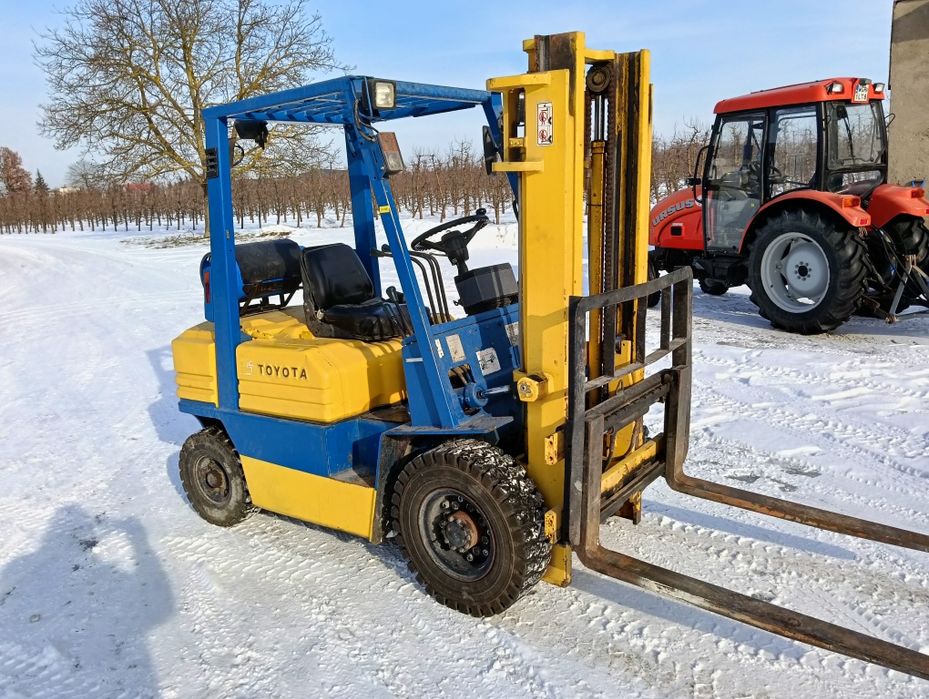 Wózek widłowy Toyota 2,5T
