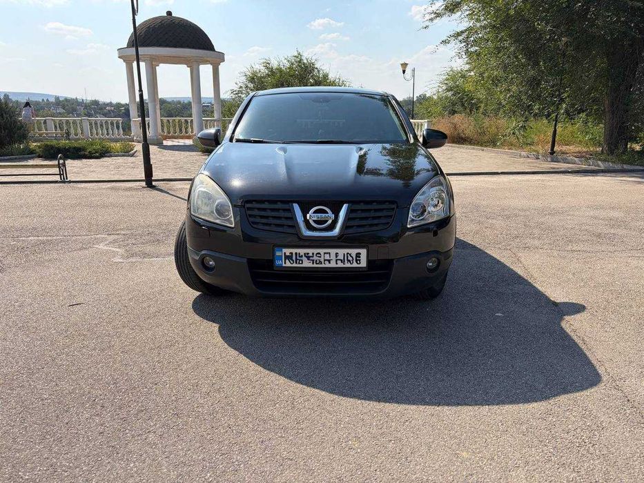 Автомобіль NISSAN Qashqai