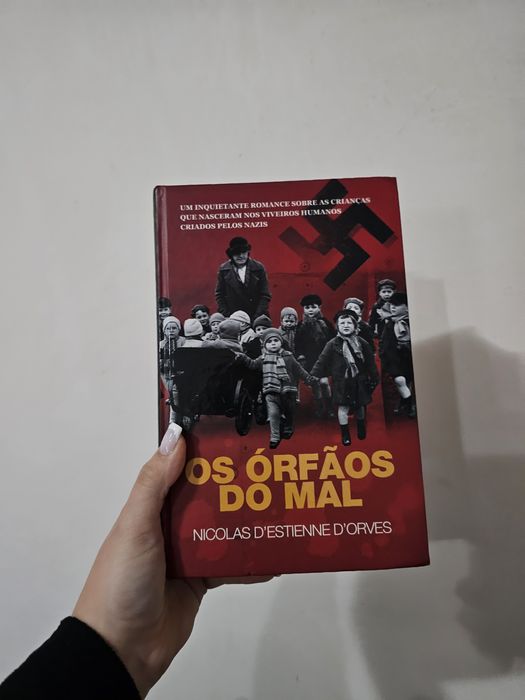Os órfãos do Mal de Nicolas D'Estienne