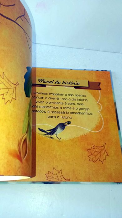 A Cigarra e a Formiga - Histórias com Moral