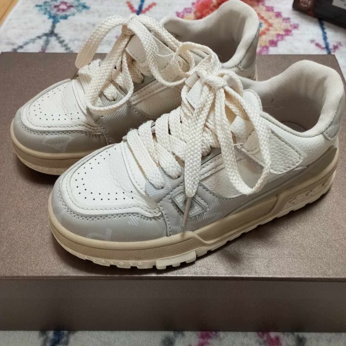 Продам шкіряні кросівки