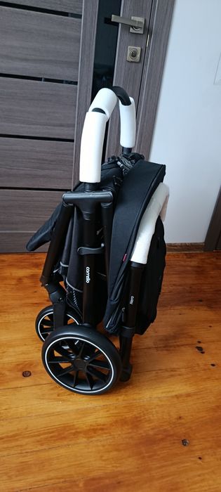 Нова прогулянкова коляска від Carrello