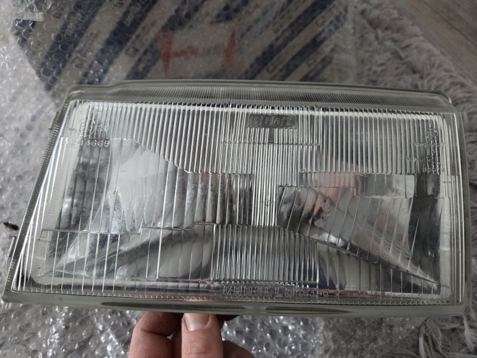 Lampa, reflektor Fiat Uno nowy zapas
