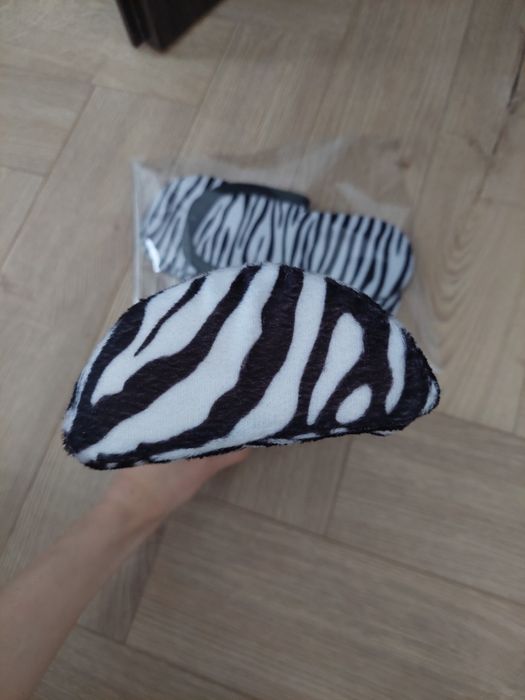 Poduszka do manicure + klapki do pedicure