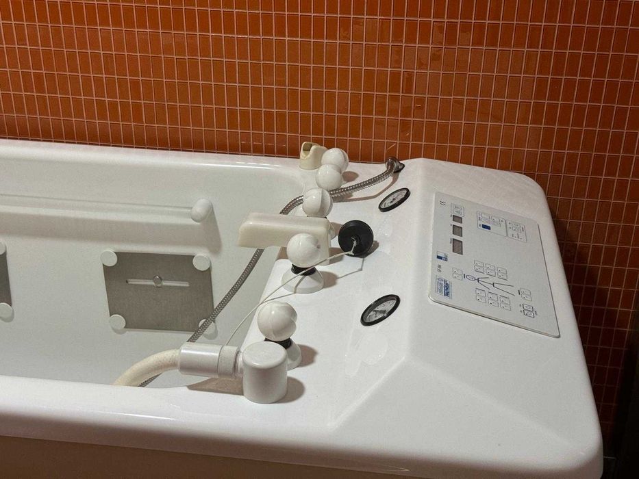 Banheira de Massagem Subaquática