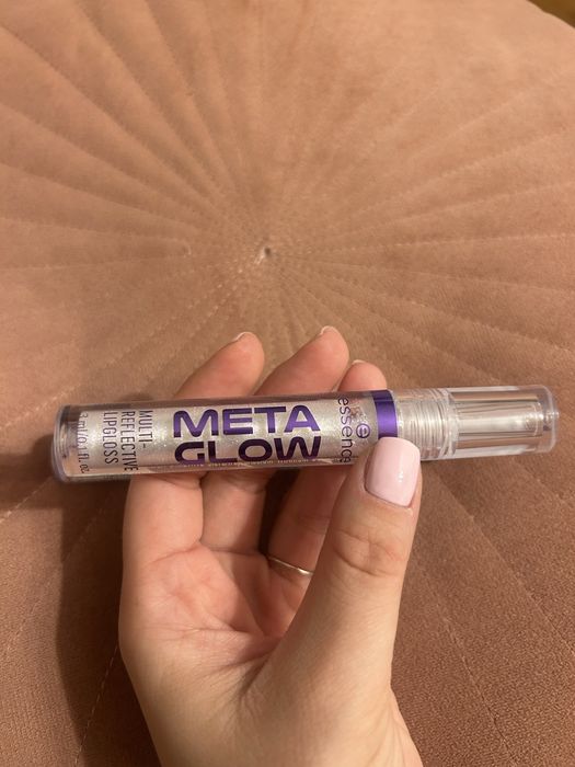 Błyszczyk Meta Glow od Essence nowy!