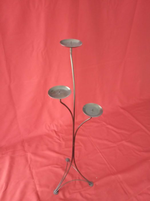 Castiçal com base para três velas