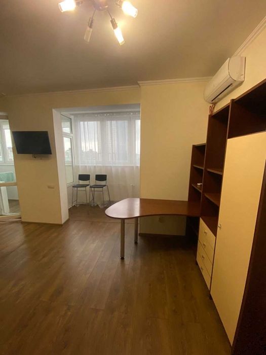 Оренда 1 кімнатної квартири п-т. Академіка Глушкова 9Д метро Іподром, Теремки, студія, генератор на все