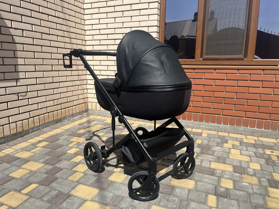 Продам коляску Anex Eli 2 в 1 (люлька + прогулка)