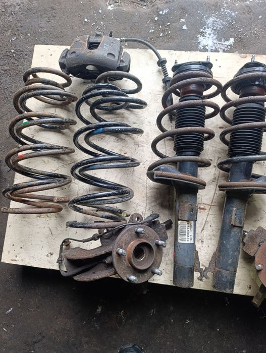 Пружина Пружини Пружины передні Ford Connect 1.8  2002-13 Форд