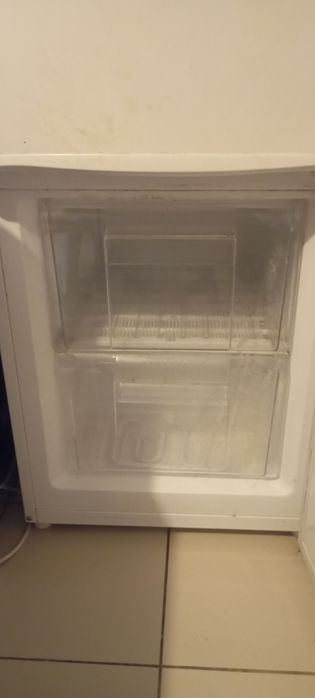 Frigorífico Jocel com 1, 60 cm de altura