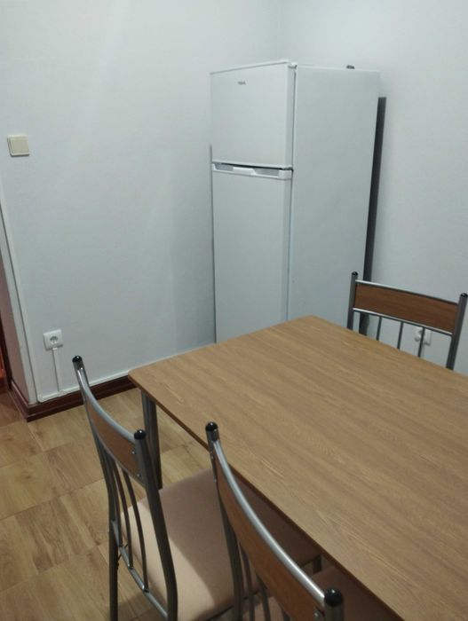 Moradia de dois pisos com 290 m2, em terreno de 1700 m2.