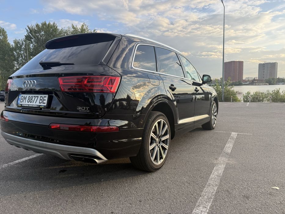 Ауді Q7 premium+, 2018 року