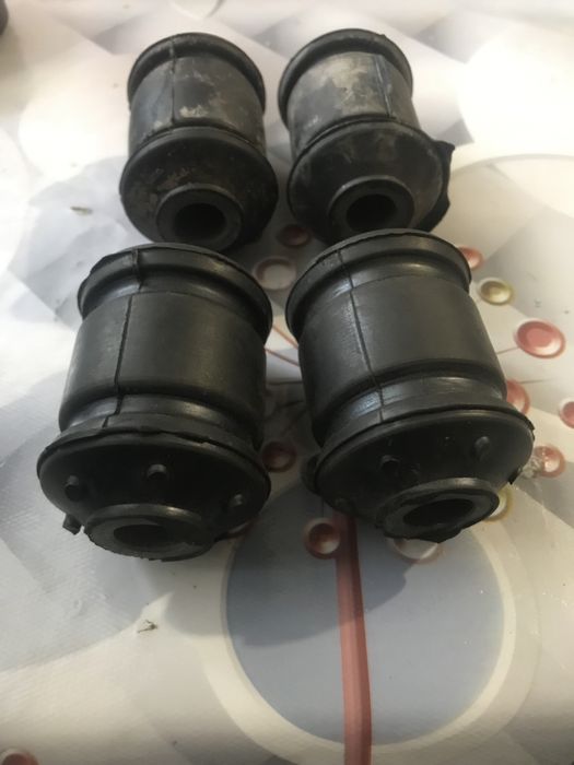 Сайленблок переднього верхнього важеля Volkswagen Transporter IV