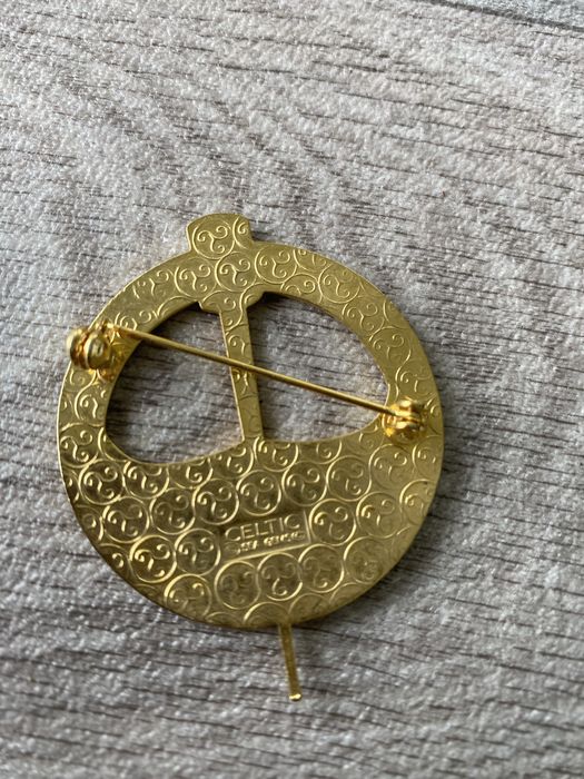 Celtic broszka tera
