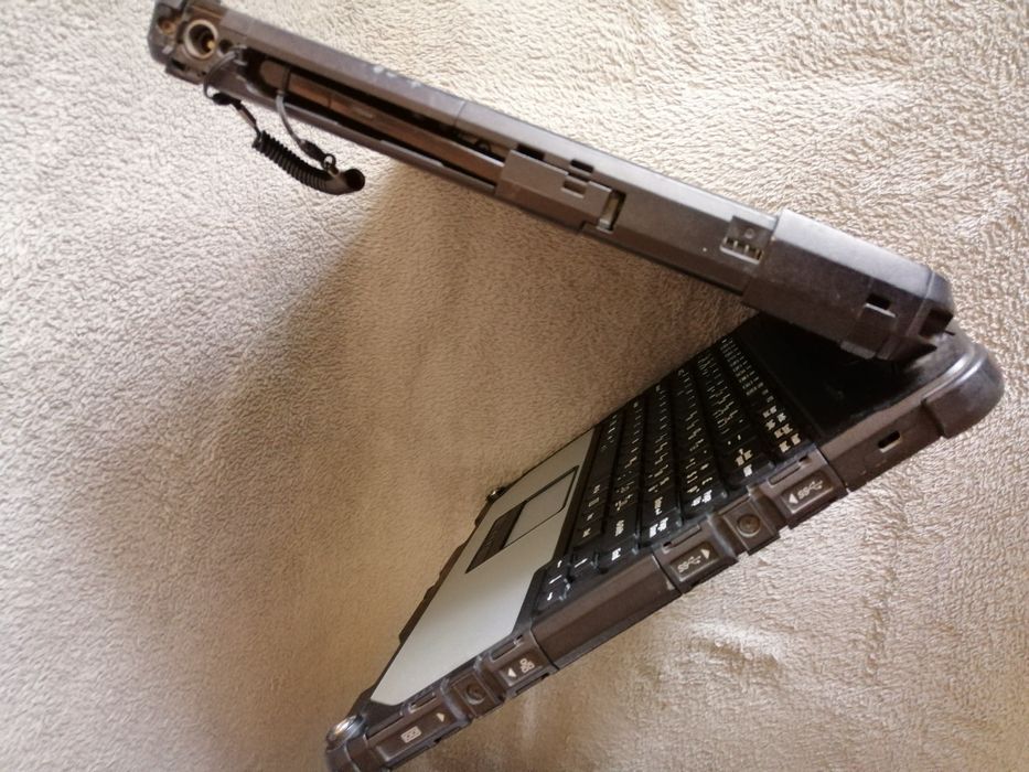 Panasonic ToughBook CF-33 2W1
i5 7gen 12 CALI 
8GB 512GB SSD
WINDOWS 11 2 BAT RYSIK