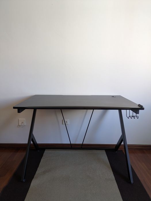 Secretária Mesa Gaming TRUST GXT 711 115cm
