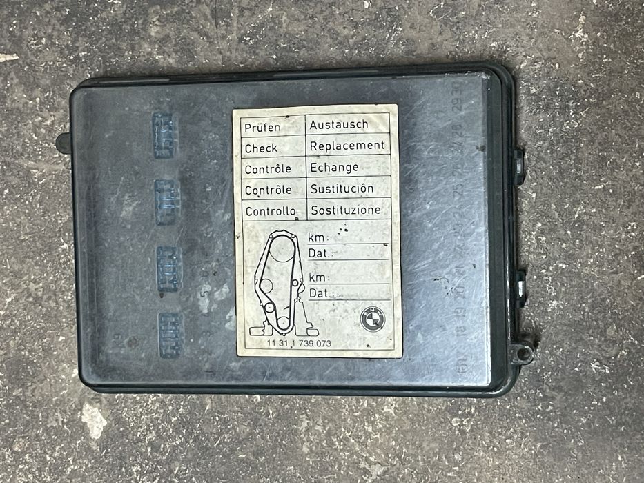 кришка блоку запобіжників бмв е30