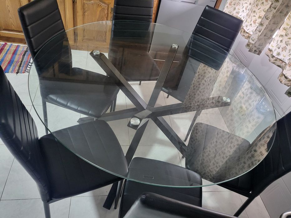 Vendo Mesa com 6 cadeiras