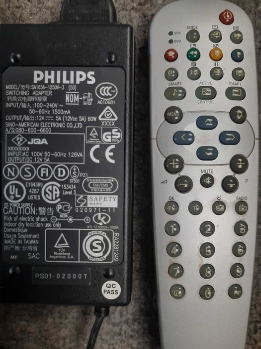 Monitor,TV, radio-Philips z głośnikami i wieloma wejściami