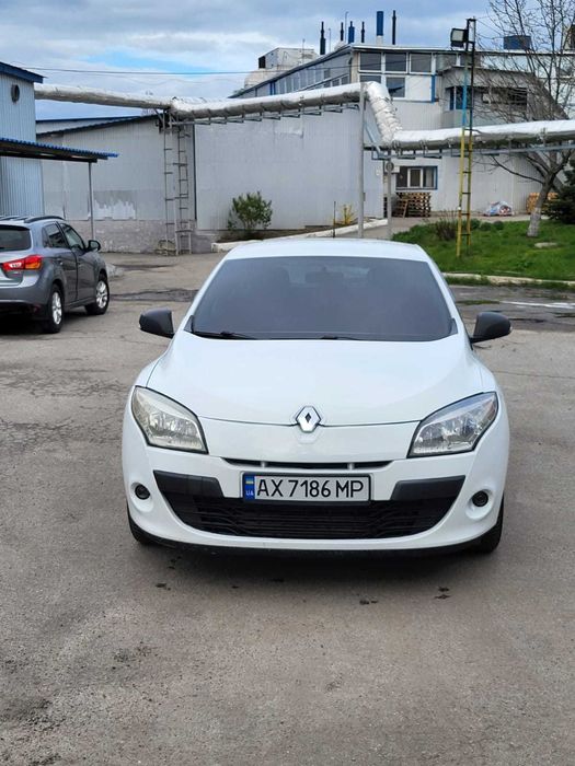 Продам автомобіль Renault megane 2012