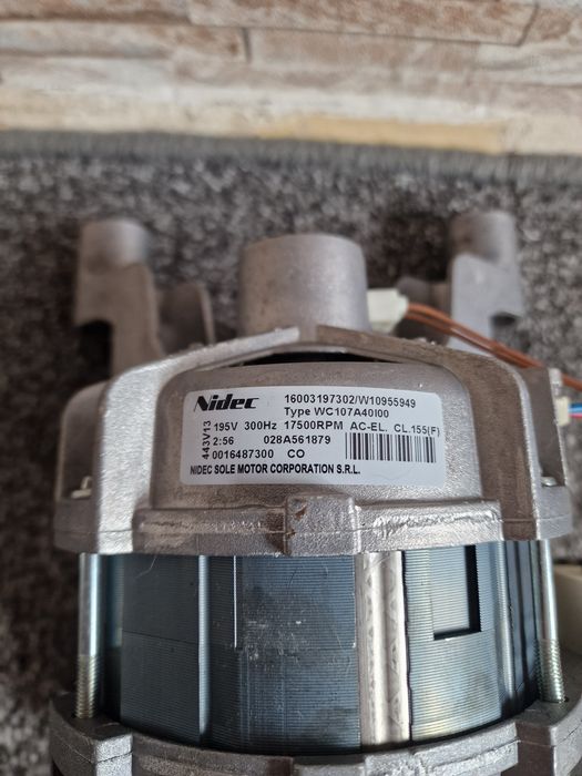 Silnik z pralki INDESIT BWE 71283 sprawny