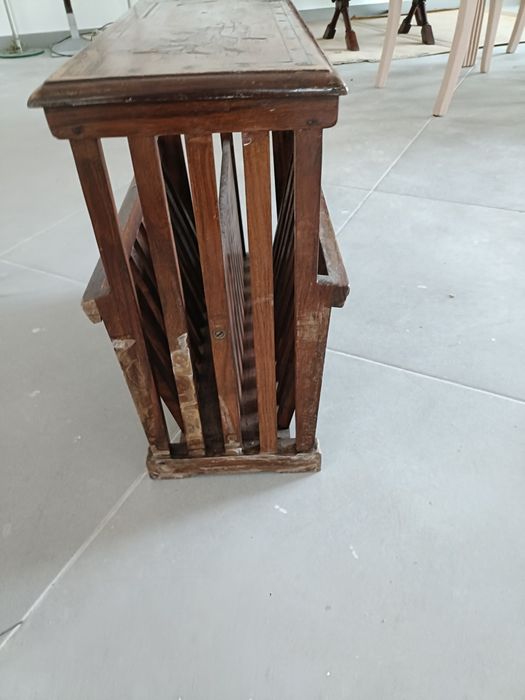 Vários itens. Suporte para revistas, suporte para roupa, Kalyan de cobre