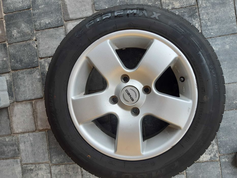 Felgi aluminiowe z oponami