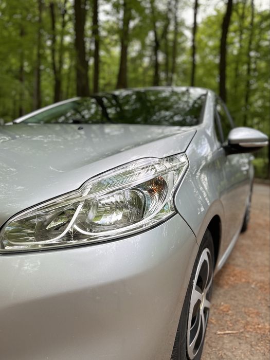 Продам авто / машину Peugeot , пежо 208 2014 рік