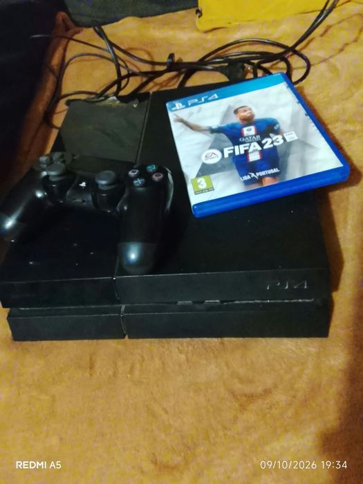 Vendo PS4 como nova