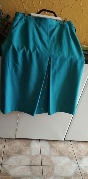 Miętowa spódnica r uniieslany