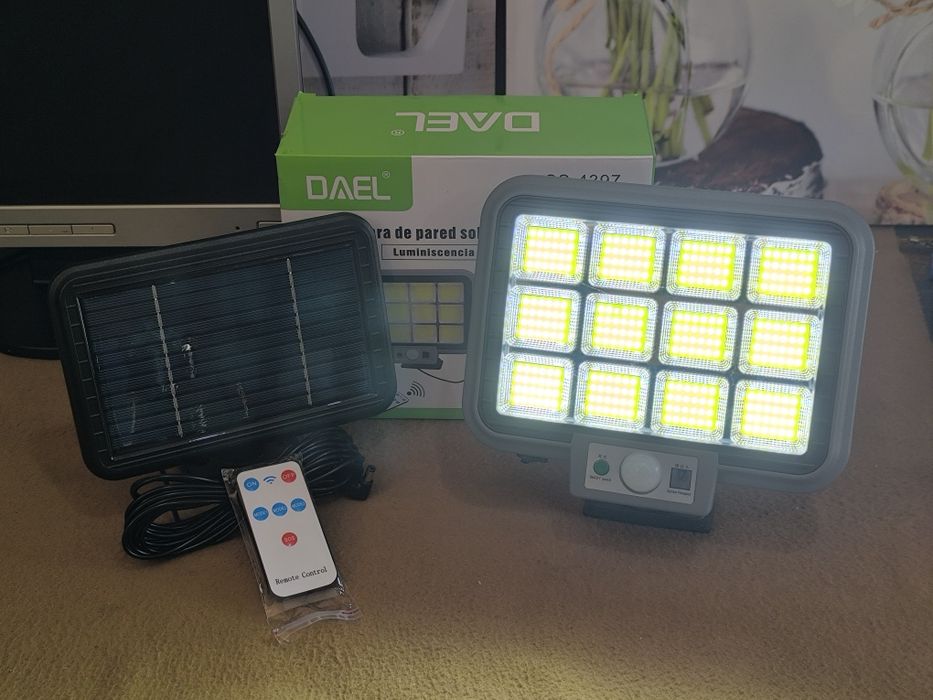 Lâmpada de parede solar LED com sensor de movimento