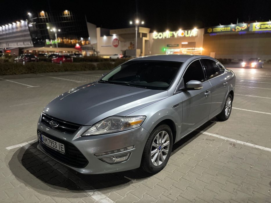 Автомобіль Ford Mondeo