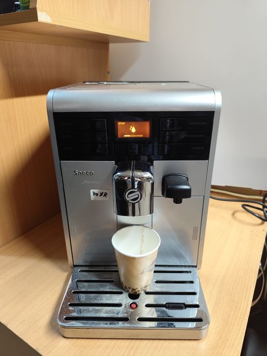 Кавоварка SAECO все працює каву робить хороший стан