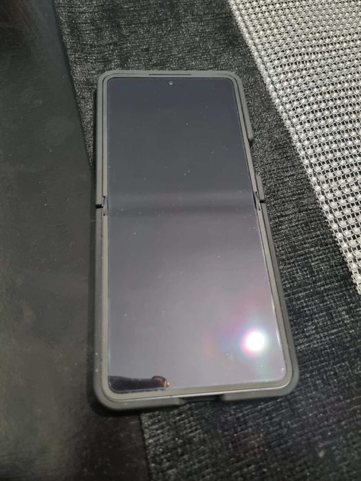 Samsung galaxy Z FLIP 7 12RAM 512GB