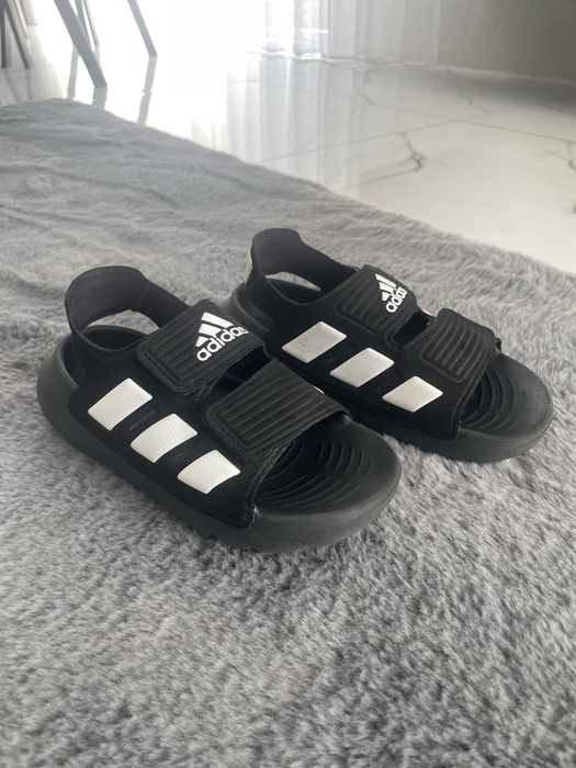 Босоніжки adidas 27