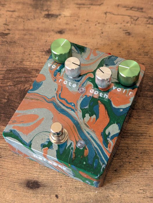 Pendulum Stereo Harmonic Tremolo efekt do gitary