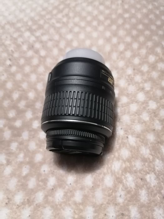 Lente nikon 18-55 mm.