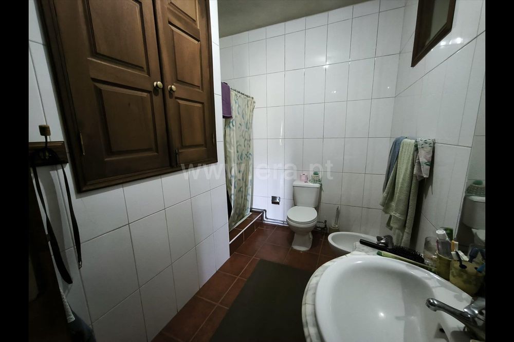 Quinta Rústica Habitável com 4 Hectares + Equipamento Agrícola.

Apres