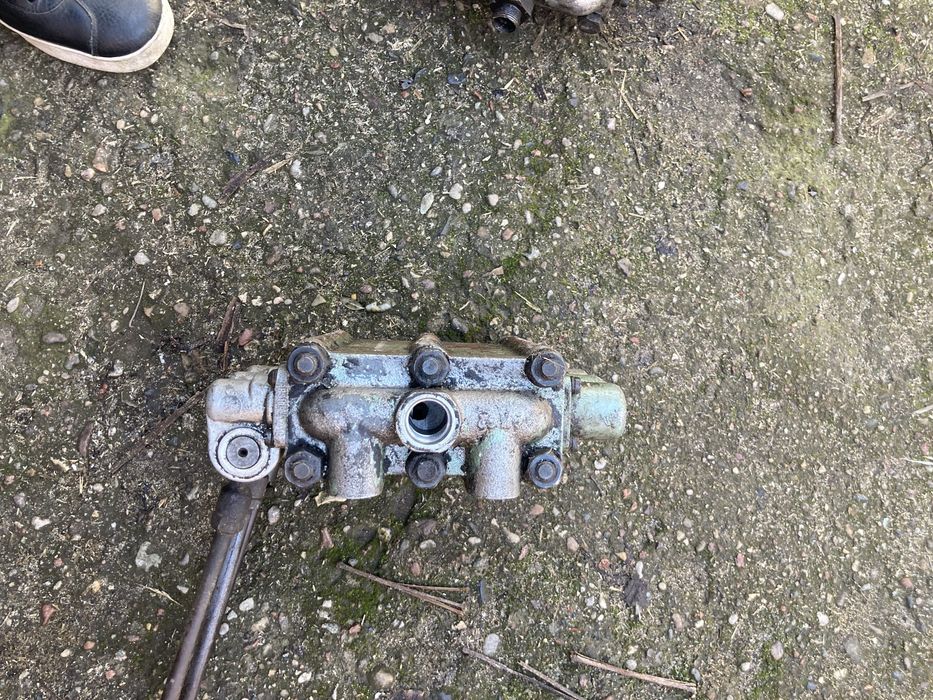 Rozdzielacz hydrauliczny cyklop