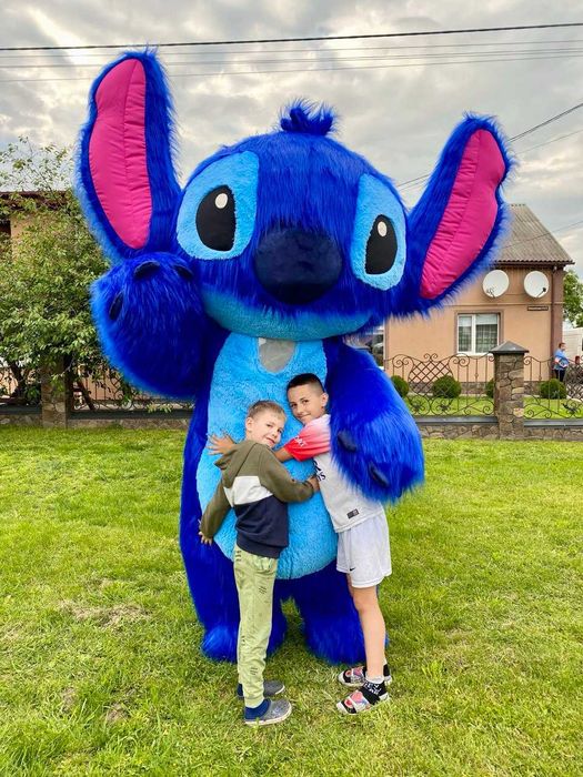 Жартівливий стриптизер, аніматор Джоні, привітання