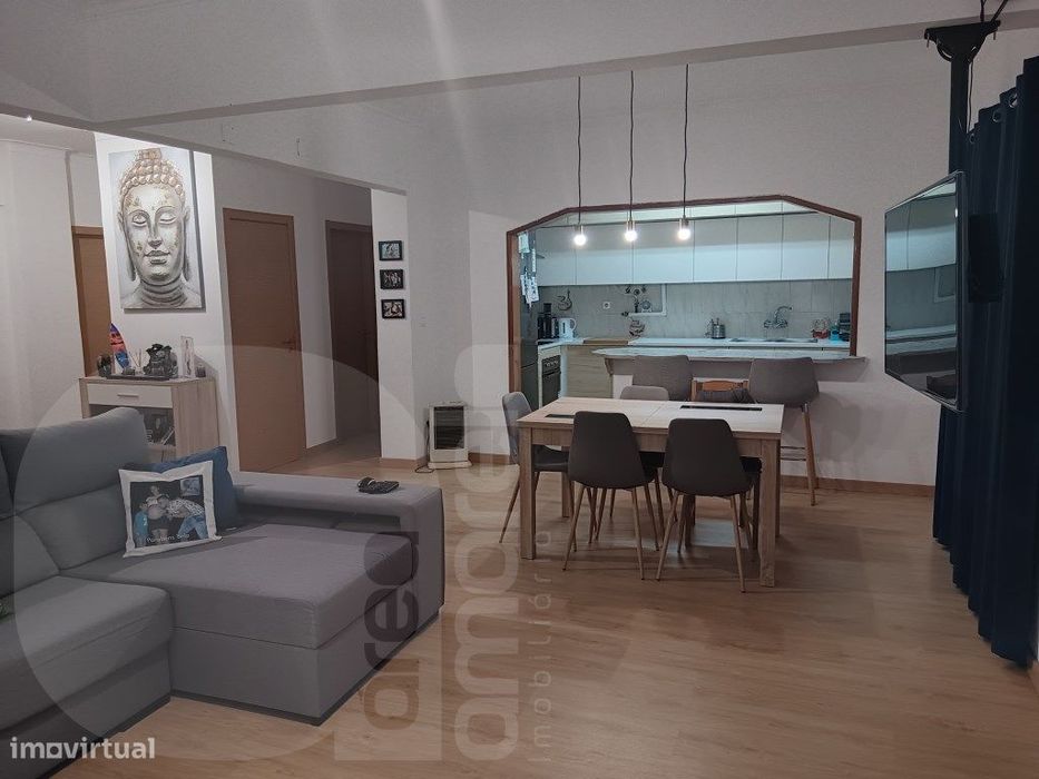 Apartamento T3 remodelado no Feijó