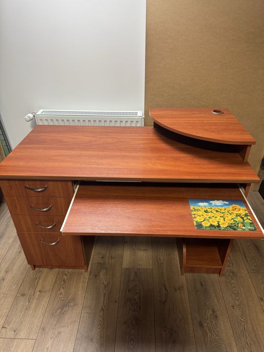 Компютерний стіл