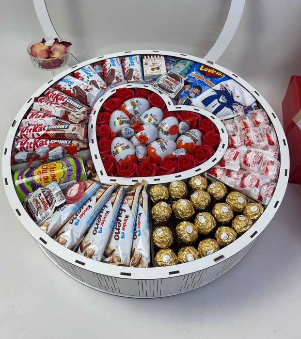 Подарунковий бокс, подарунок для дівчини, сладкий подарок на праздник