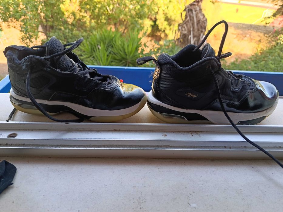 Tênis para basquetebol  Nike Air